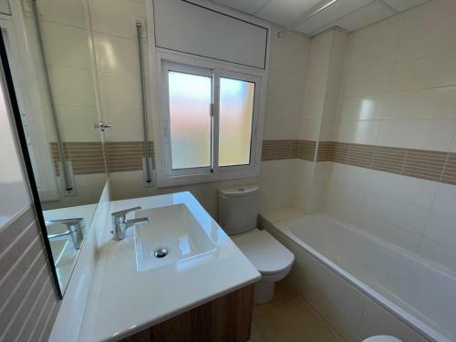 Renovated House With Pools Perfect For Families