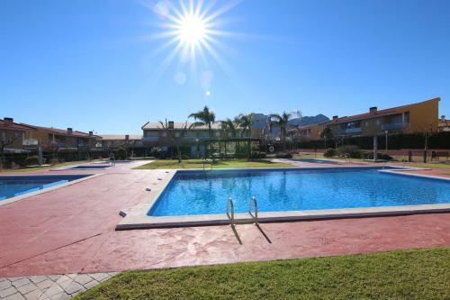 Renovated House With Pools Perfect For Families