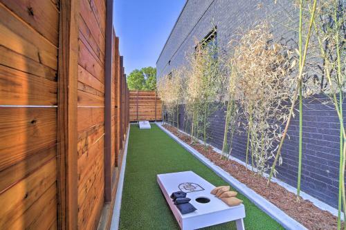 Modern Downtown Tulsa Friend Pad With Games!
