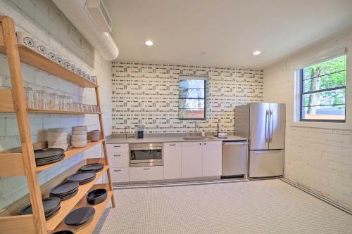 Modern Downtown Tulsa Friend Pad With Games!