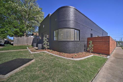 Modern Downtown Tulsa Friend Pad With Games!