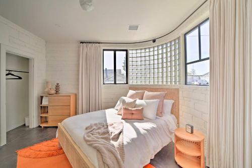Modern Downtown Tulsa Friend Pad With Games!