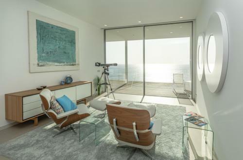 Luxuri�se Villa Mit Traumblick In Erster Meereslinie