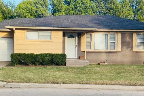 The Cozy Casa Near Highway 74