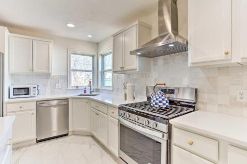 Family-friendly Okc Home With Large Yard And Deck