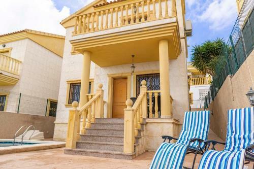 Beautiful Detached Villa With Private Pool