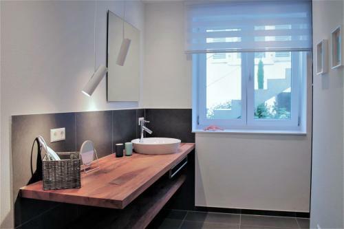 Apartamento Rebhaus Ferienwohnung Winzergarten