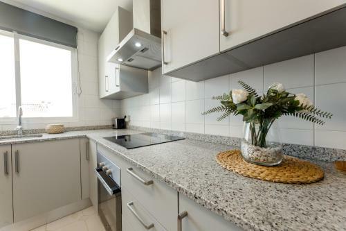 Spacious 2-bedroom Apartment With Free Parking