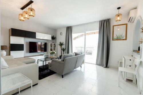 Spacious 2-bedroom Apartment With Free Parking