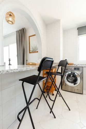 Spacious 2-bedroom Apartment With Free Parking