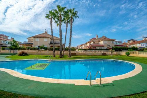 Apartamento 2 Bedroom Penthouse In Playa Flamenca