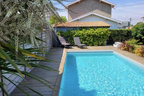 Magnificent Villa Of 110m With Pool And Garden