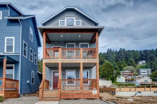 New Tri-level Home With Ocean View And 3 En-suite Bedrooms!