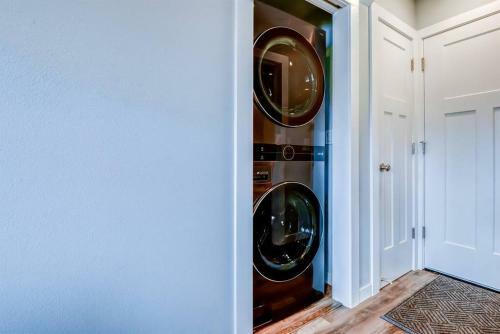 New Tri-level Home With Ocean View And 3 En-suite Bedrooms!