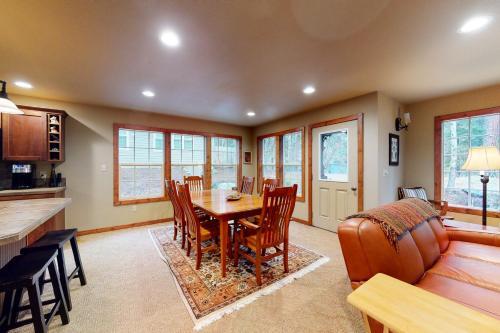 Jg Farm Lake Retreat