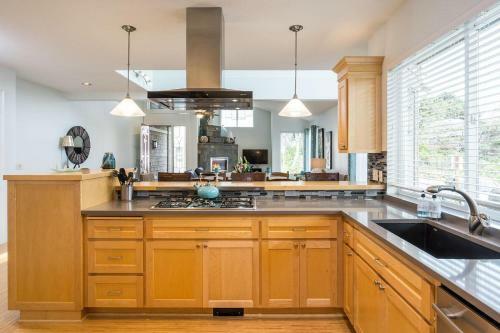 First St Sf 33 Villa Manzanita