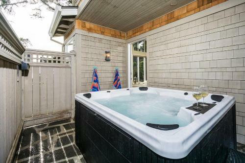 First St Sf 33 Villa Manzanita