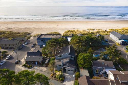 First St Sf 33 Villa Manzanita