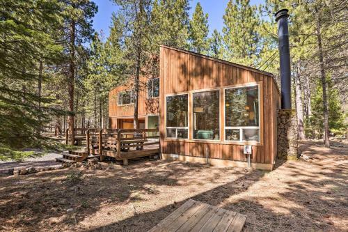 Memorable Woodland Getaway With Hot Tub, Grill!