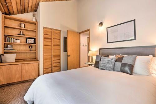 Memorable Woodland Getaway With Hot Tub, Grill!