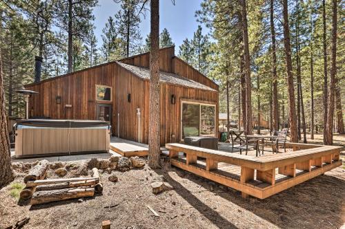 Memorable Woodland Getaway With Hot Tub, Grill!