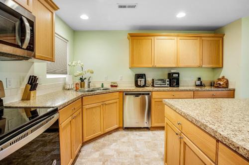 Rjd Beachside Vacation Home A