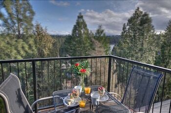 Hotel Pine Ridge Inn