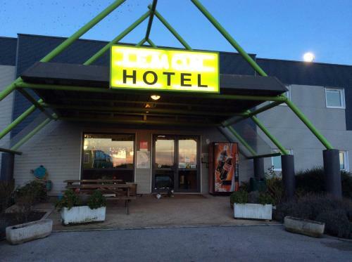 Lemon Hotel Arques