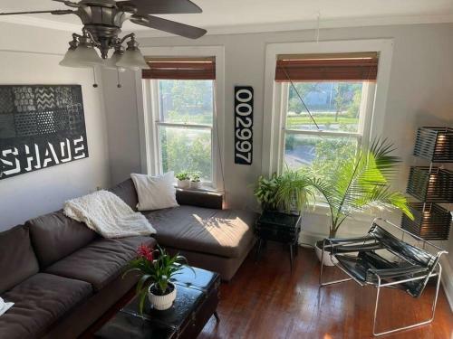 Bright Top-floor-corner-unit With View And Very Spacious