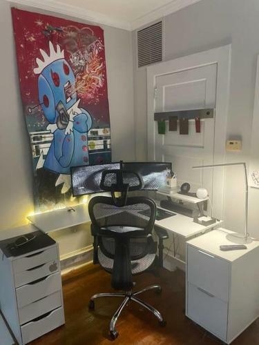 Bright Top-floor-corner-unit With View And Very Spacious