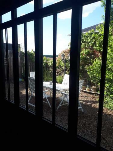 Chez Mr L�on Mme L�ontine