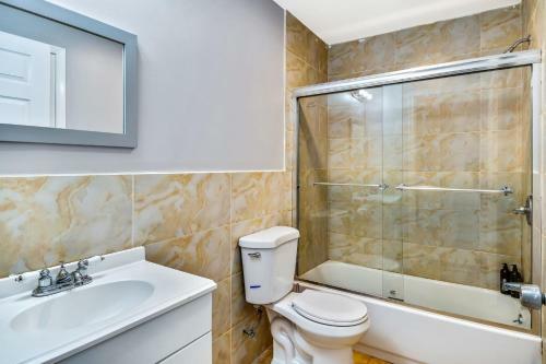 The Vacation Spot! 2bd Apartment Steps Away From The Convention Center