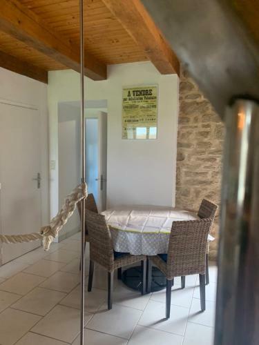 Ty Auguste , Maison Bretonne En Pierres