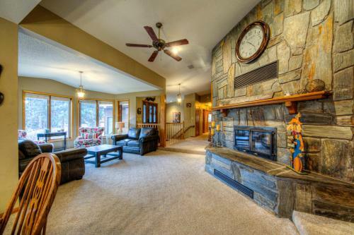 Crooked Canyon Lodge
