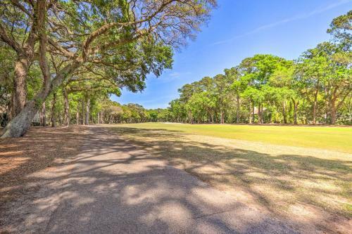 Apartamento Bright Resort Condo With Golf Course And Pool!