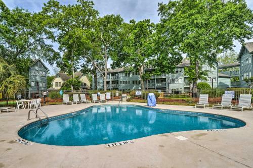 Apartamento South Myrtle Condo With Balcony - Walk To The Beach!