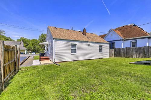 Sunny Bristol Home With Yard - Walk To Downtown
