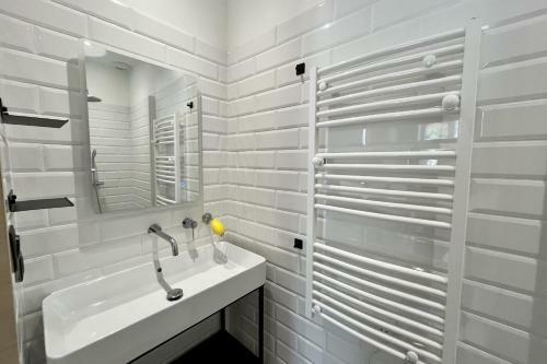 Maison De Ma�tre En C?ur De Ville Avec Piscine Privative - 10 Pers