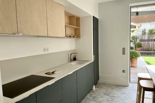 Maison De Ma�tre En C?ur De Ville Avec Piscine Privative - 10 Pers