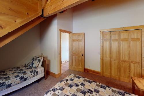 Crocketts Cabin