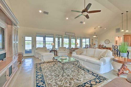 Peaceful Alvardo Lake Home With Kayak And Canoe!