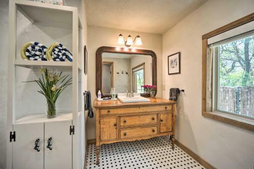 Unique Stay Historic Home Along Blanco River