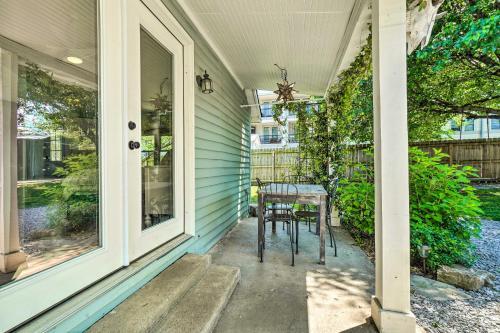 Cute Nashville Getaway Walk To Cafes And Pubs!