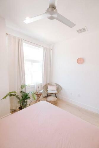 Havana House: 4 Bedroom Oasis Minutes From Action