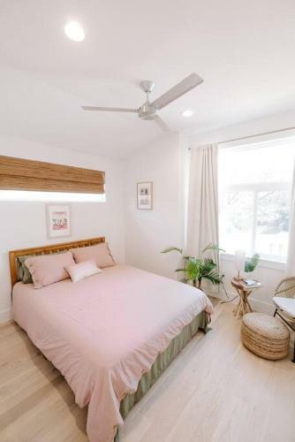Havana House: 4 Bedroom Oasis Minutes From Action