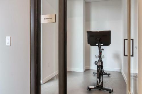Natiivo 2102 - Cedar Door