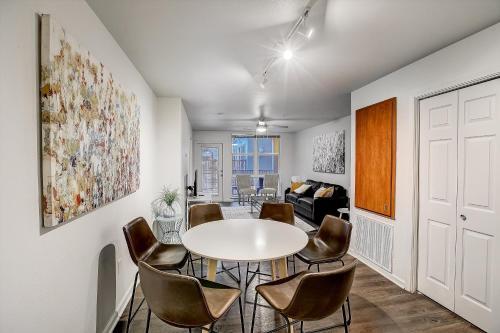 Frontdesk Rio West Apartments Austin