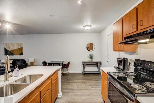 Frontdesk Rio West Apartments Austin
