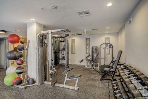 Frontdesk Rio West Apartments Austin