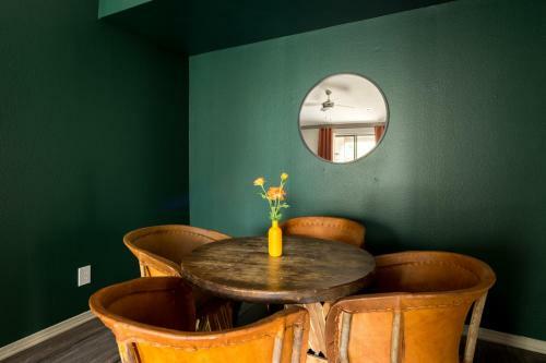 Wanderjaunt - Onyx Apartments Mcneil